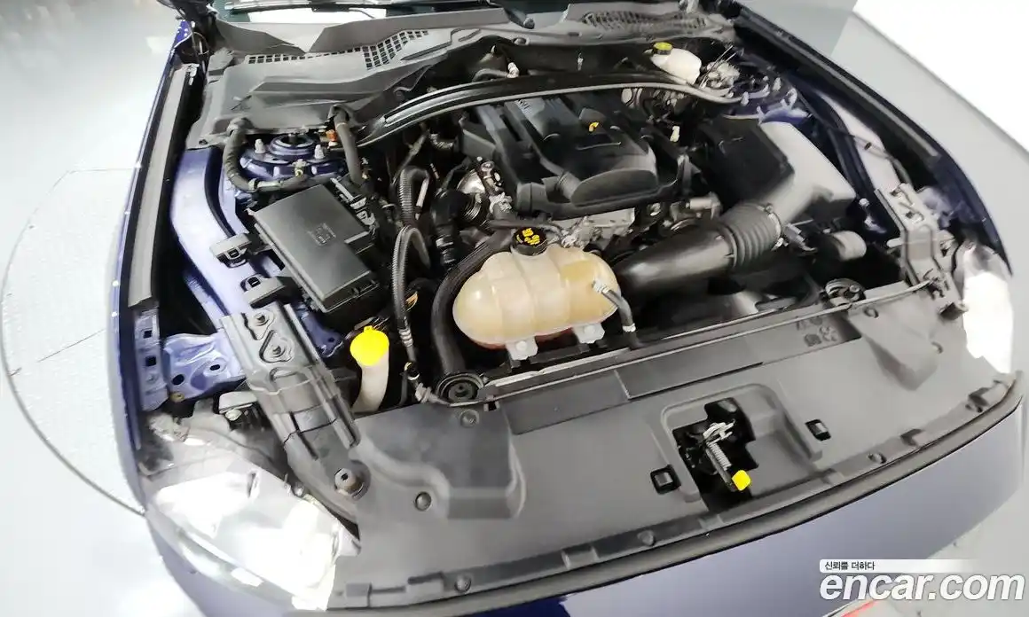 Ford Mustang 2019 2.3 автомат (гидро), фото 6