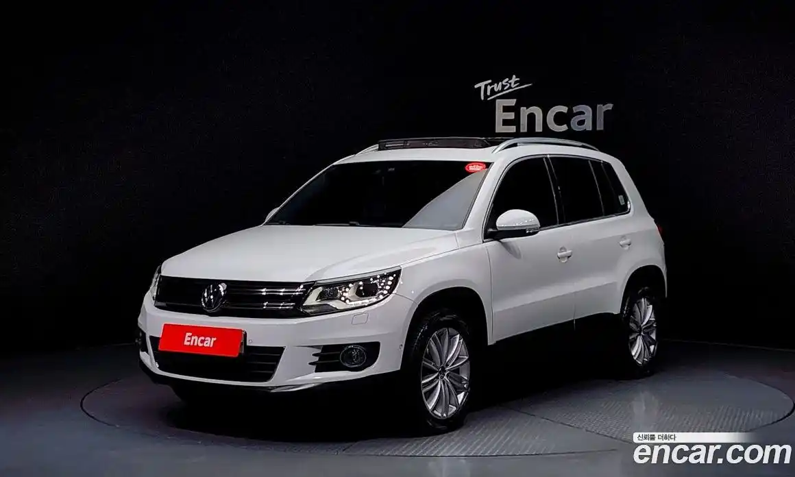 Volkswagen Tiguan 2015 2.0 автомат (гидро), фото 1