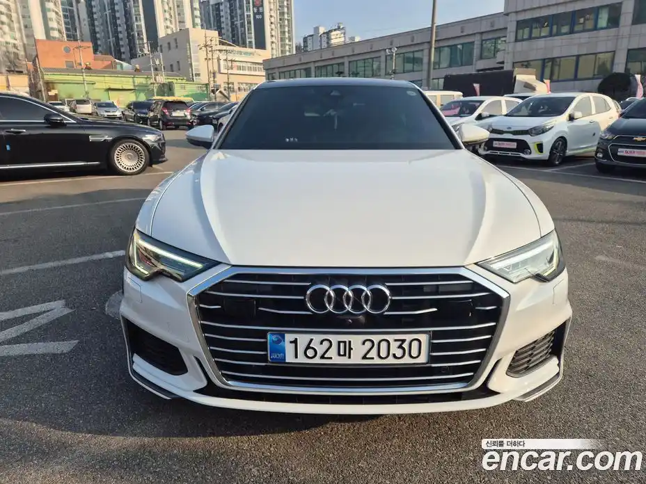 Audi A6 2020 2.0 автомат (гидро), фото 2