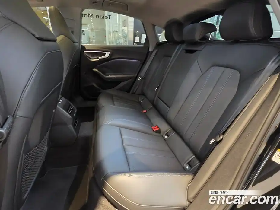 Audi A5 2025 2.0 автомат (гидро), фото 17