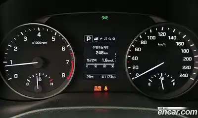 Hyundai Avante 2017 1.6 автомат (гидро), миниатюра 11