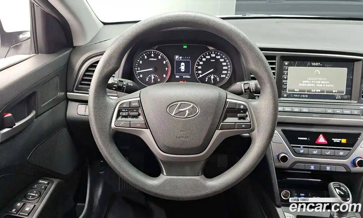 Hyundai Avante 2017 1.6 автомат (гидро), фото 18