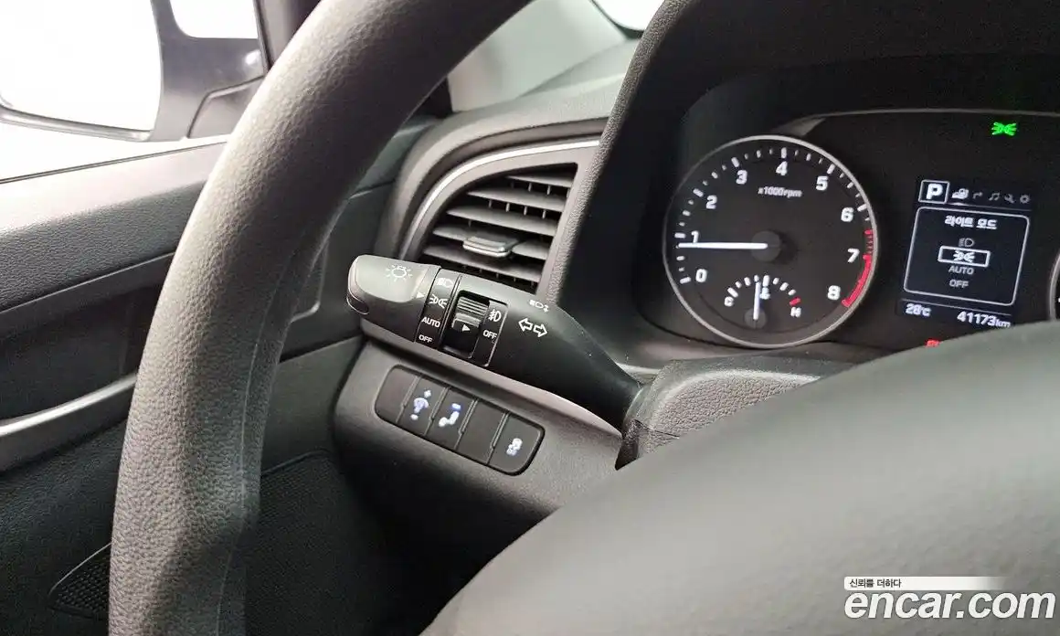 Hyundai Avante 2017 1.6 автомат (гидро), фото 21