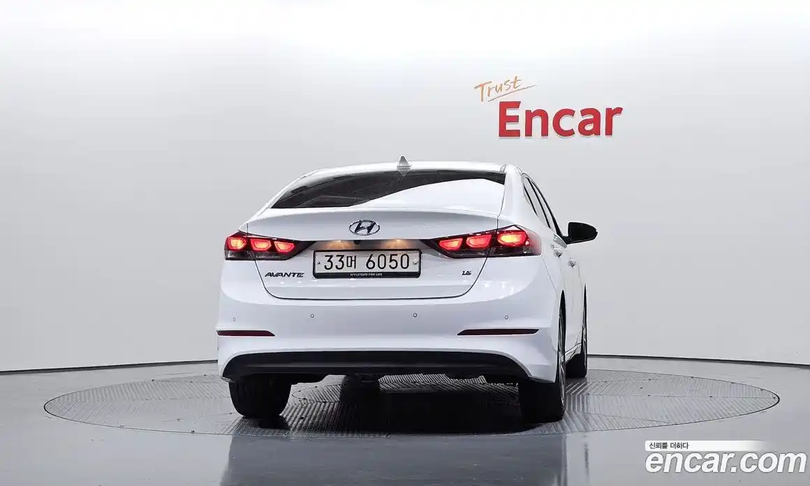 Hyundai Avante 2017 1.6 автомат (гидро), фото 4