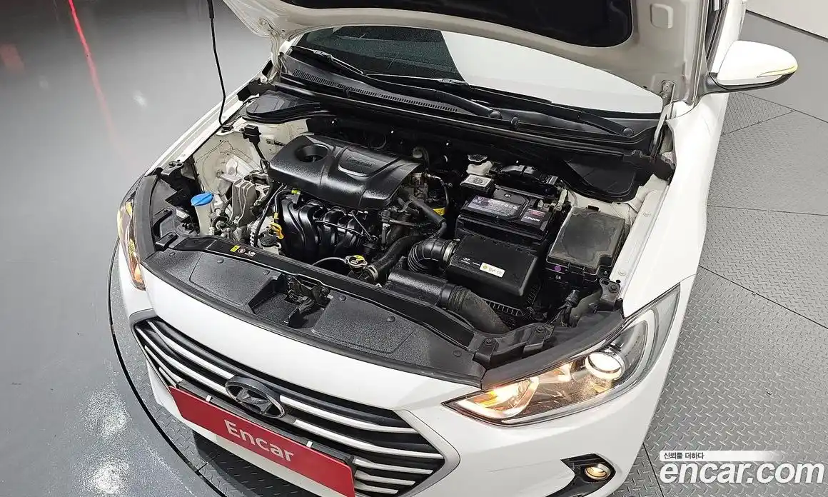 Hyundai Avante 2017 1.6 автомат (гидро), фото 6