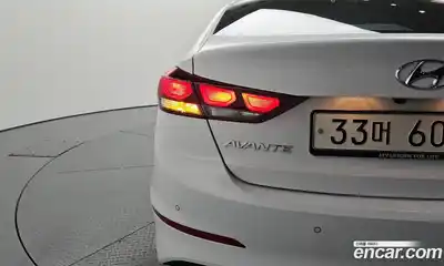 Hyundai Avante 2017 1.6 автомат (гидро), миниатюра 9