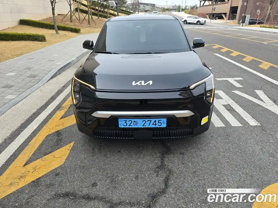 Kia EV3 2025 автомат (гидро), фото 1