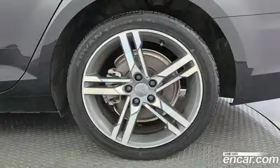 Audi A4 2019 2.0 автомат (гидро), миниатюра 7