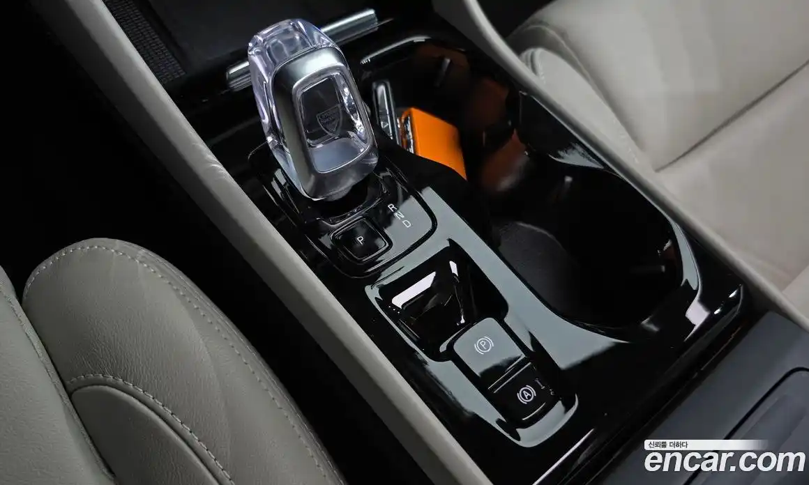 Volvo XC40 2022 2.0 автомат (гидро), фото 11