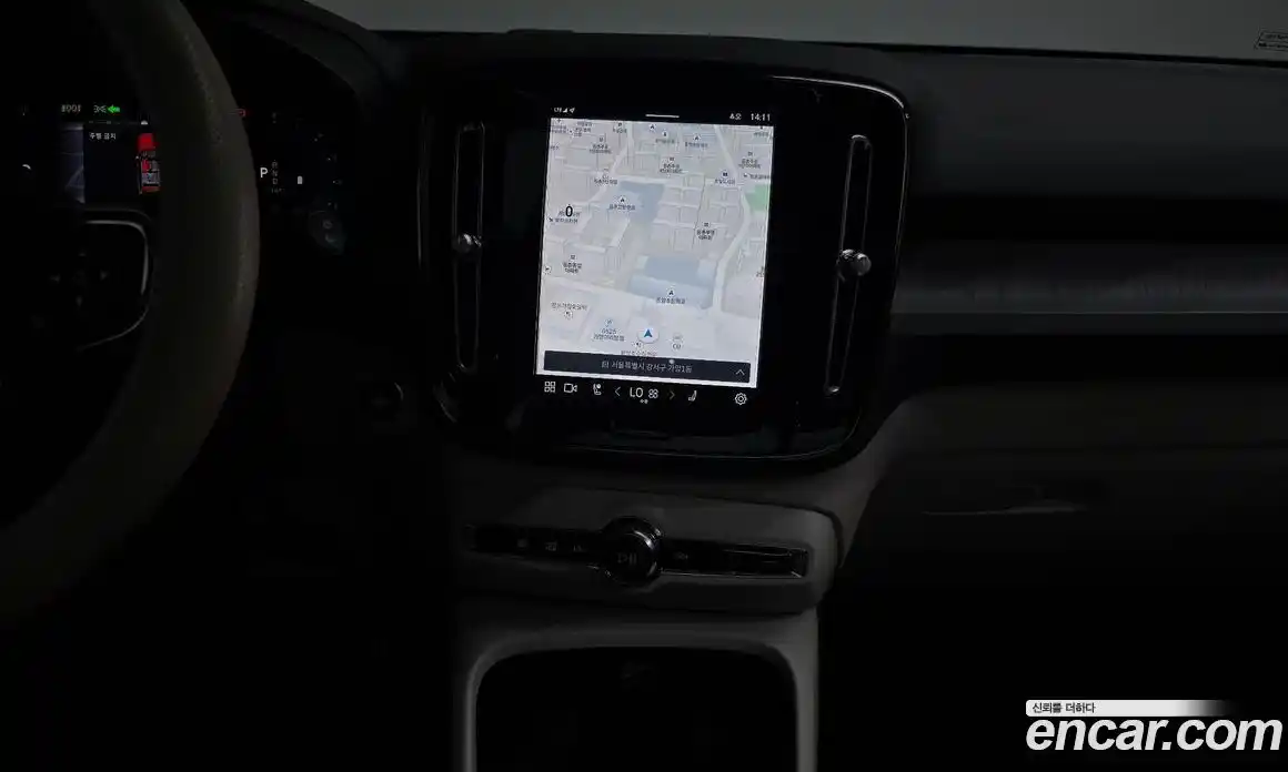 Volvo XC40 2022 2.0 автомат (гидро), фото 19