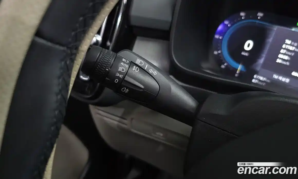 Volvo XC40 2022 2.0 автомат (гидро), фото 27
