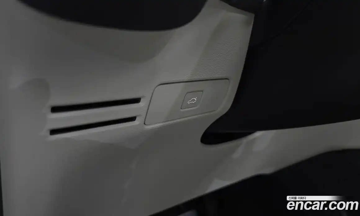 Volvo XC40 2022 2.0 автомат (гидро), фото 30