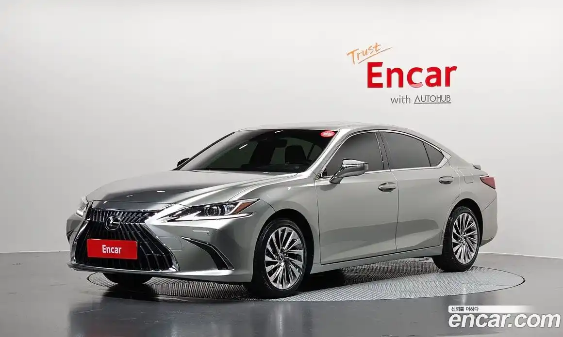 Lexus ES 2023 2.5 гидро, фото 1