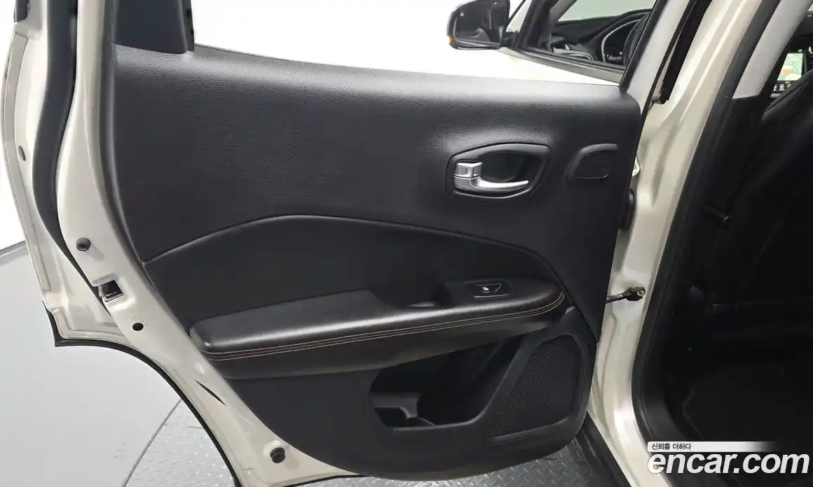 Jeep Compass 2019 2.4 автомат (гидро), фото 15