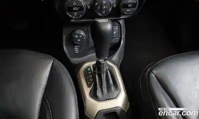 Jeep Renegade 2017 2.0 автомат (гидро), миниатюра 9