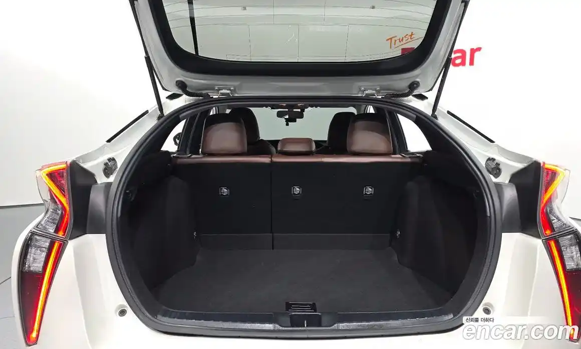 Toyota Prius 2018 1.8 гидро, фото 20