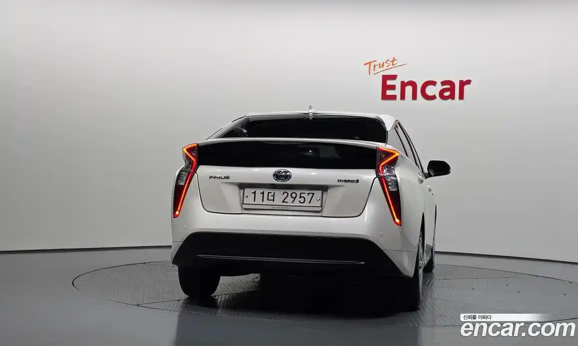 Toyota Prius 2018 1.8 гидро, фото 4