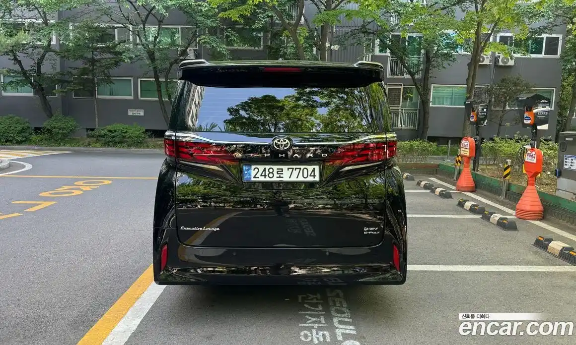 Toyota Alphard 2024 2.5 вариатор, фото 5