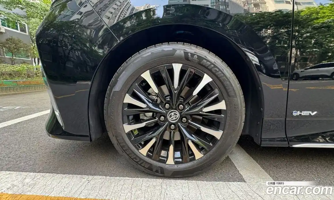 Toyota Alphard 2024 2.5 вариатор, фото 6