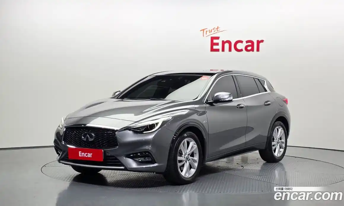 Infiniti Q30 2018 2.0 гидро, фото 1