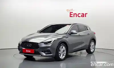 Infiniti Q30