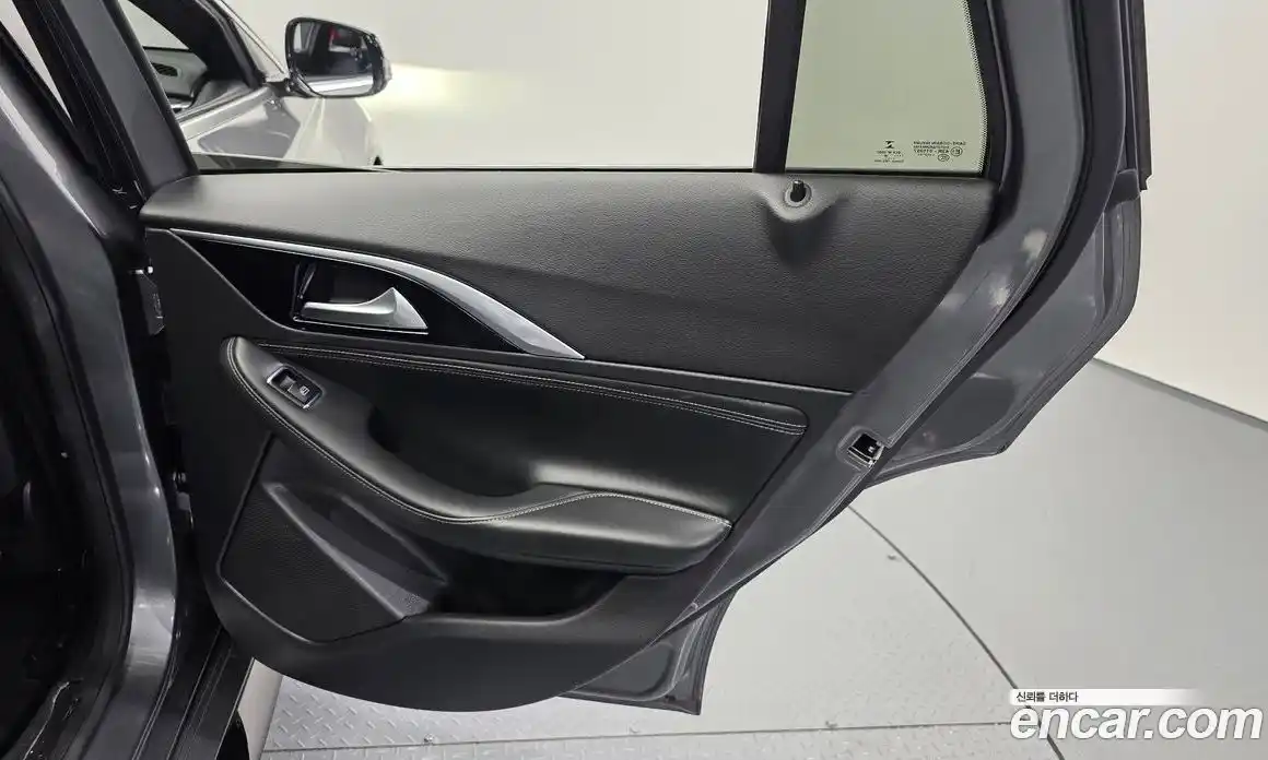 Infiniti Q30 2018 2.0 гидро, фото 15