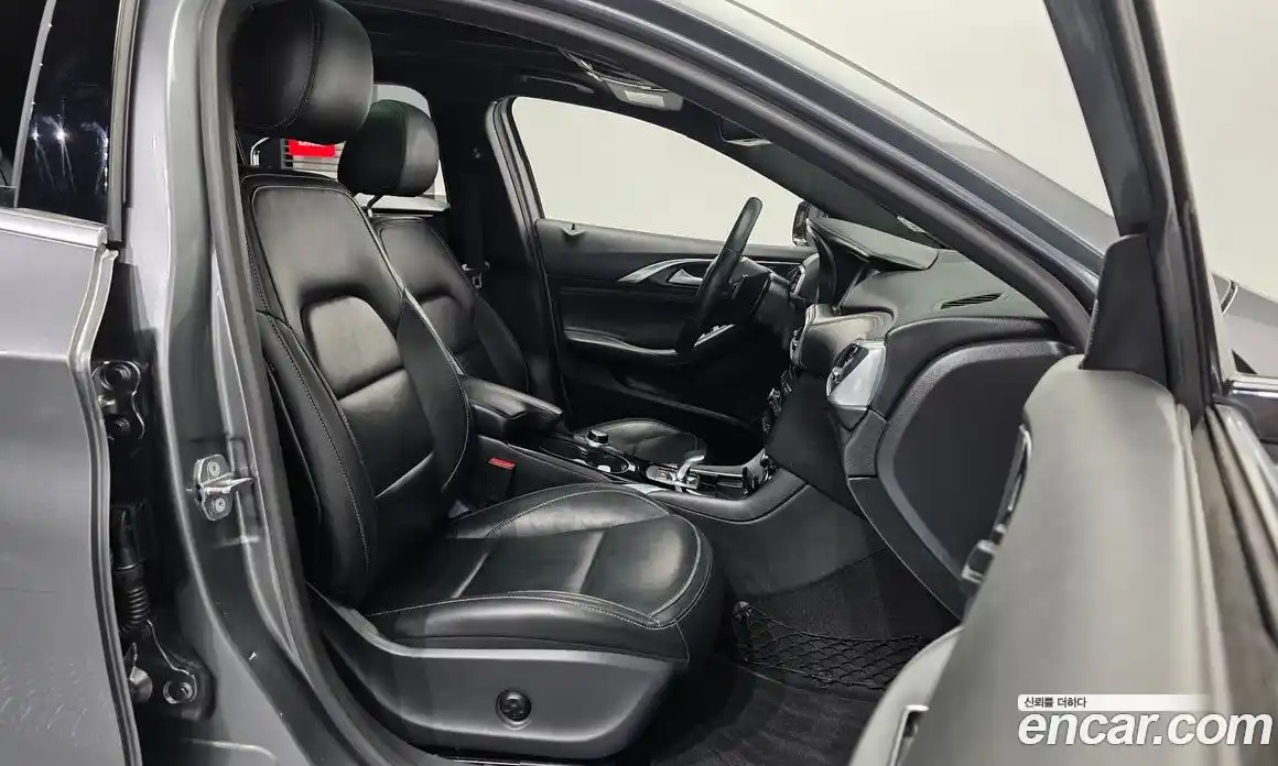 Infiniti Q30 2018 2.0 гидро, фото 17