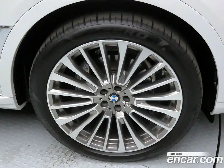 BMW X7 2025 3.0 автомат (гидро), фото 5