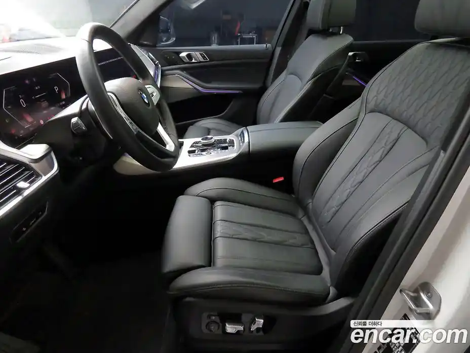 BMW X7 2025 3.0 автомат (гидро), фото 10