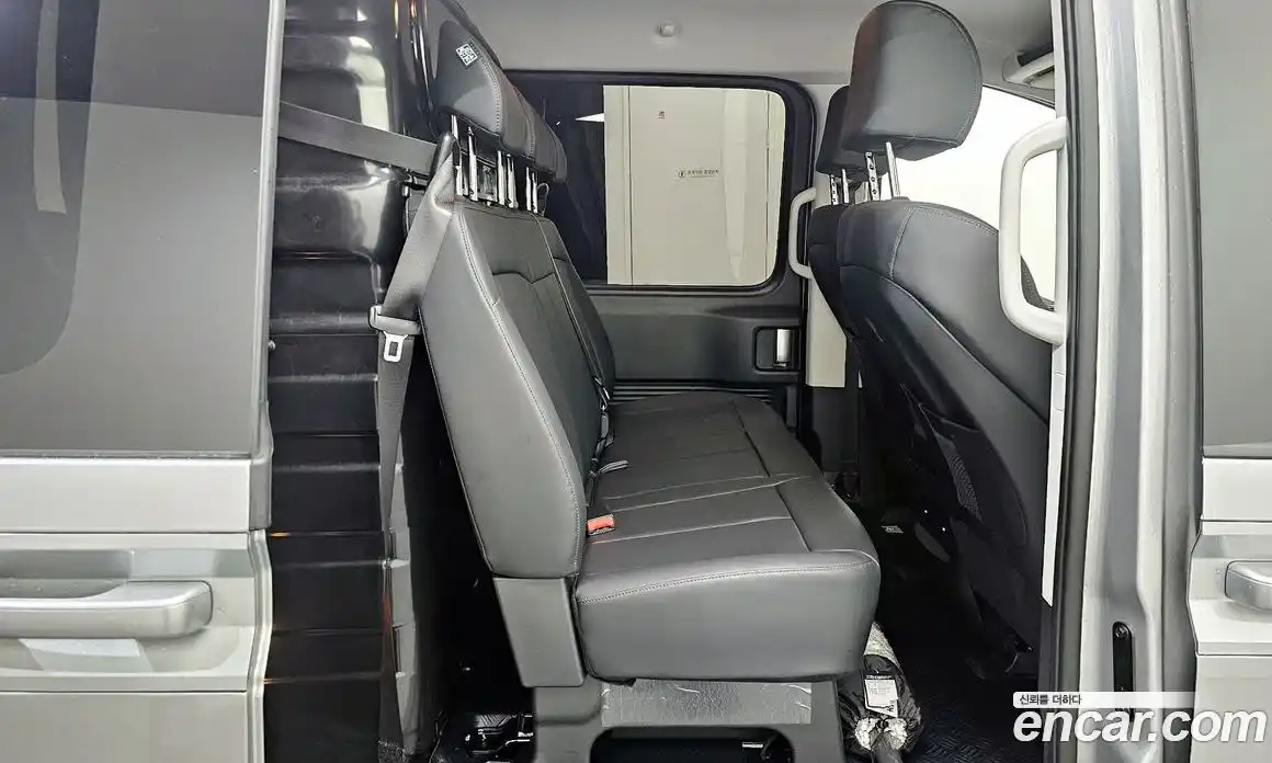 Hyundai Staria 2025 2.2 автомат (гидро), фото 11