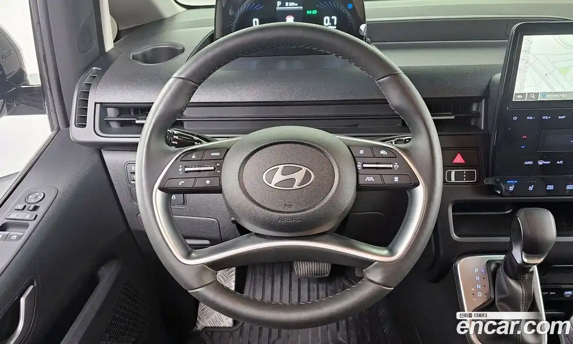 Hyundai Staria 2025 2.2 автомат (гидро), фото 12