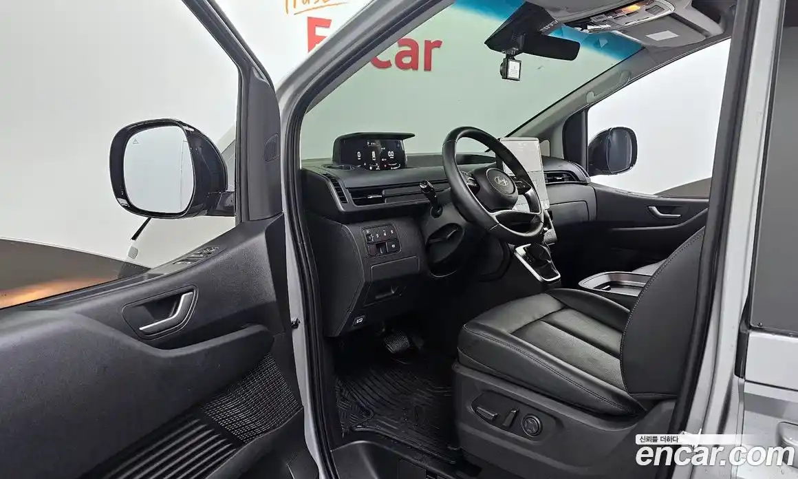Hyundai Staria 2025 2.2 автомат (гидро), фото 10