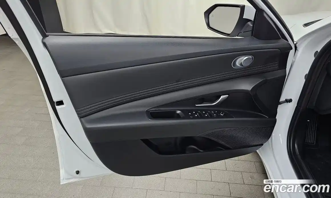 Hyundai Avante 2023 1.6 автомат (гидро), фото 14