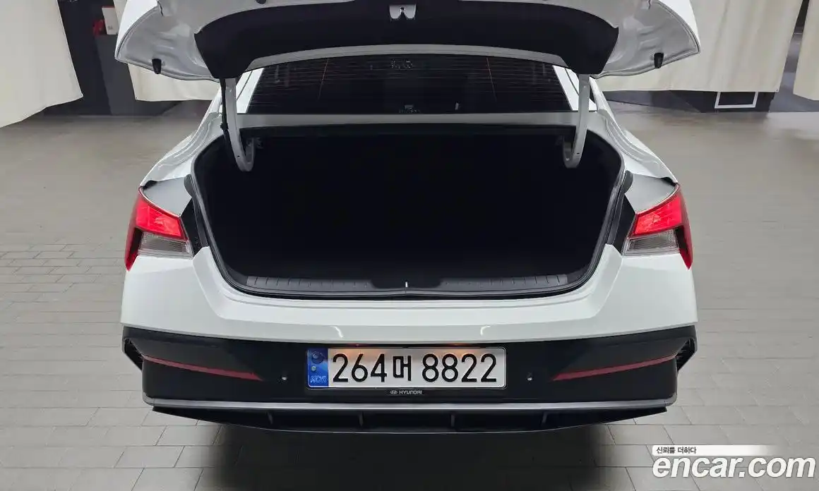 Hyundai Avante 2023 1.6 автомат (гидро), фото 21