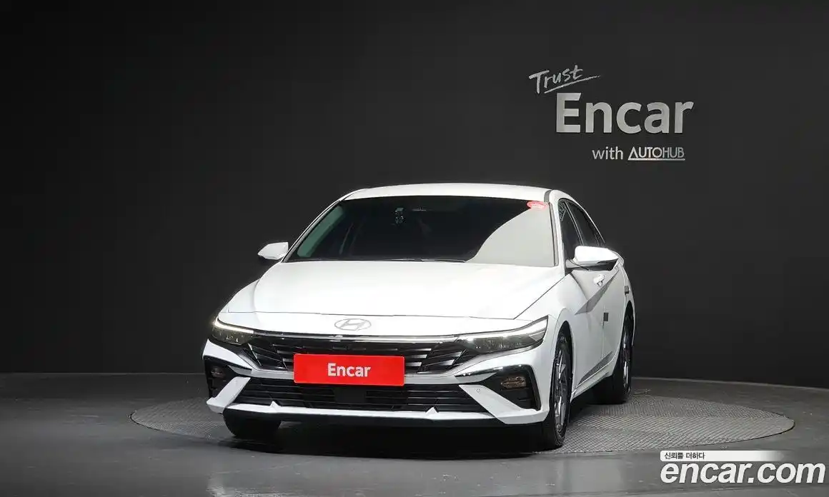 Hyundai Avante 2023 1.6 автомат (гидро), фото 3