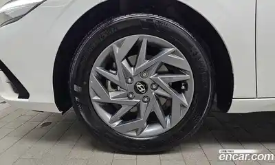 Hyundai Avante 2023 1.6 автомат (гидро), миниатюра 5