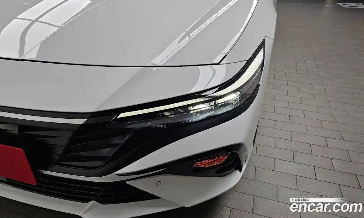 Hyundai Avante 2023 1.6 автомат (гидро), фото 8