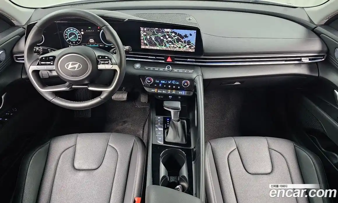 Hyundai Avante 2023 1.6 автомат (гидро), фото 10
