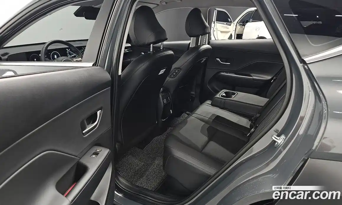 Hyundai Kona 2025 1.6 автомат (гидро), фото 18