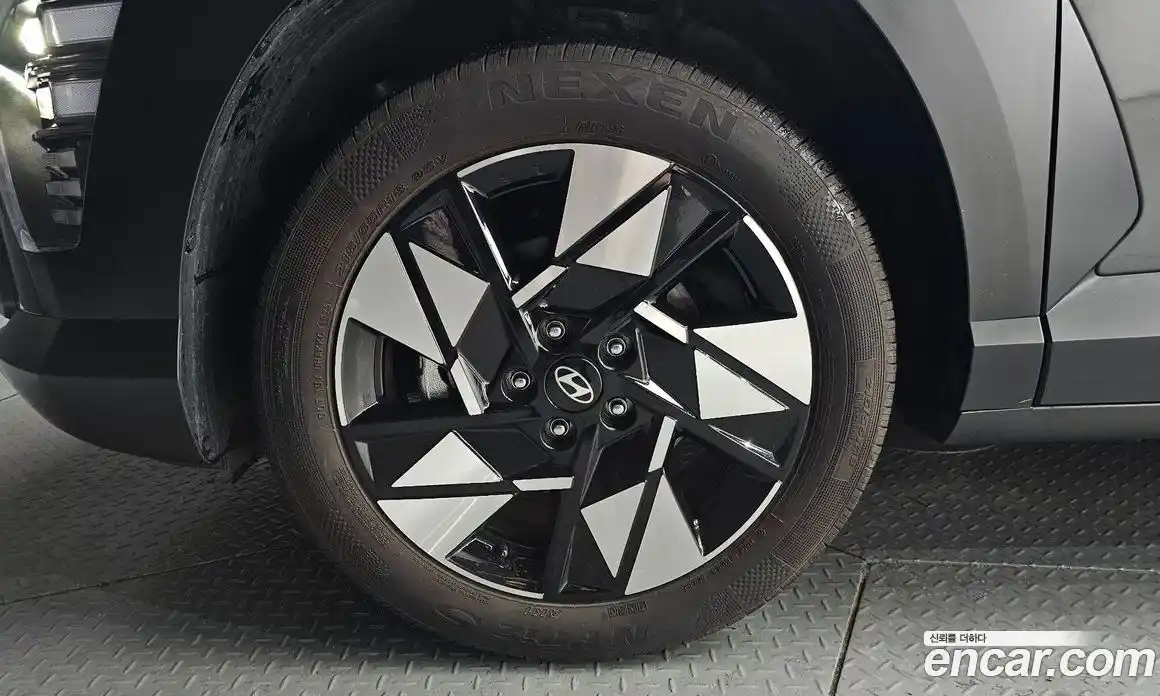 Hyundai Kona 2025 1.6 автомат (гидро), фото 5