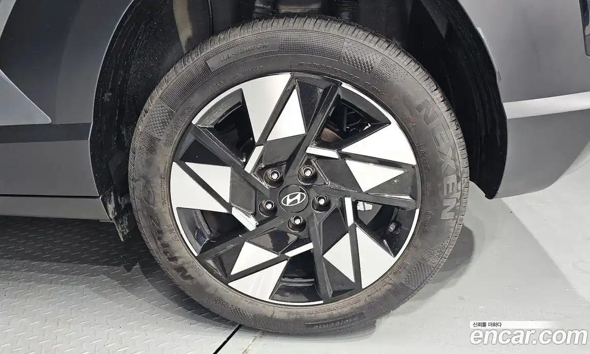 Hyundai Kona 2025 1.6 автомат (гидро), фото 7