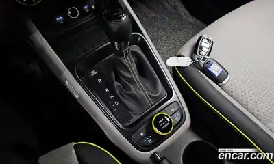 Hyundai Venue 2023 1.6 автомат (гидро), миниатюра 12