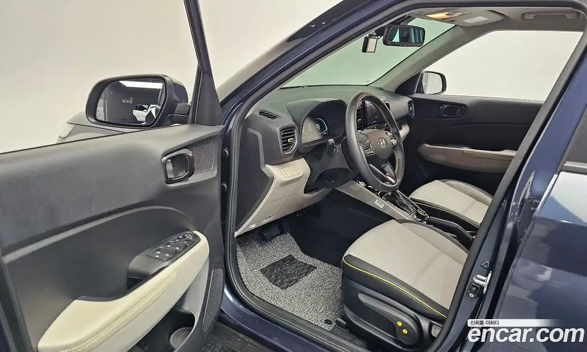 Hyundai Venue 2023 1.6 автомат (гидро), фото 13