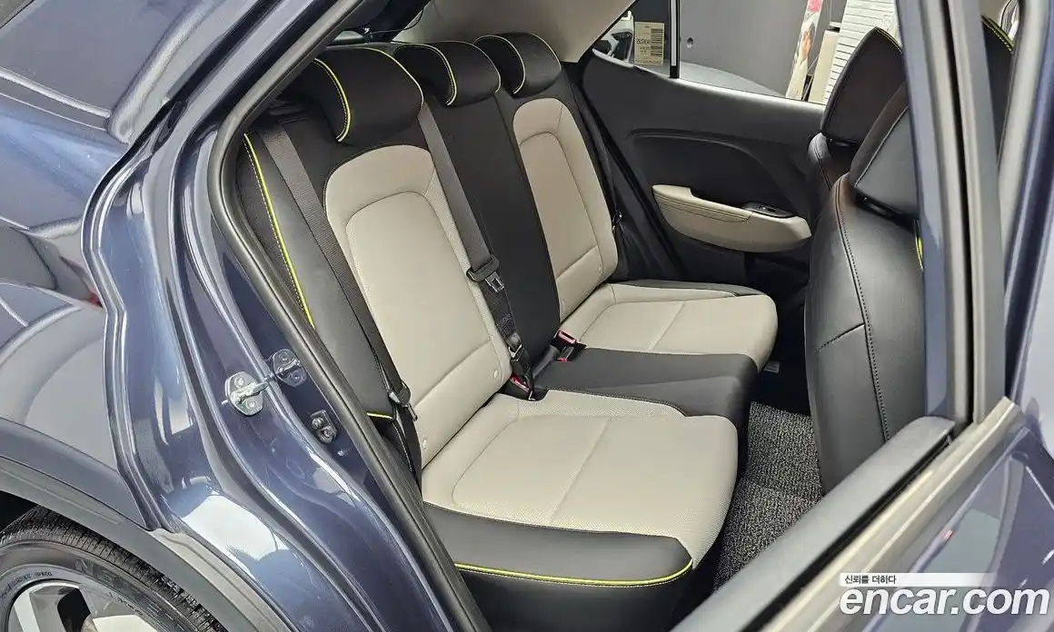 Hyundai Venue 2023 1.6 автомат (гидро), фото 17