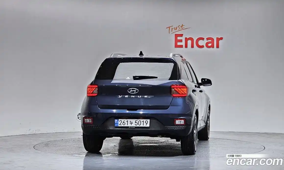 Hyundai Venue 2023 1.6 автомат (гидро), фото 4