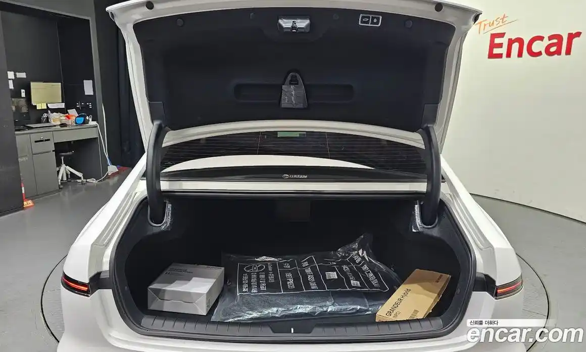 Hyundai Grandeur 2023 1.6 автомат (гидро), фото 31
