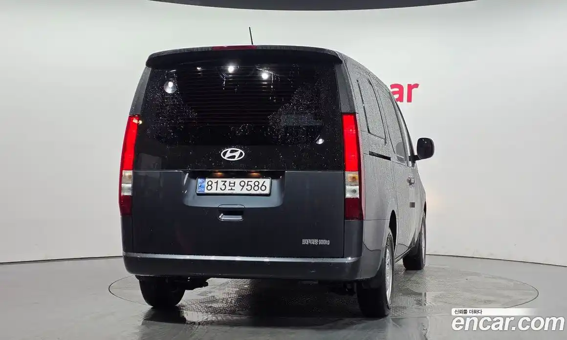 Hyundai Staria 2024 2.2 автомат (гидро), фото 4
