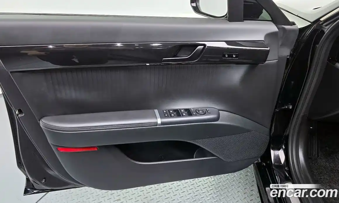 Hyundai Grandeur 2023 2.5 автомат (гидро), фото 14