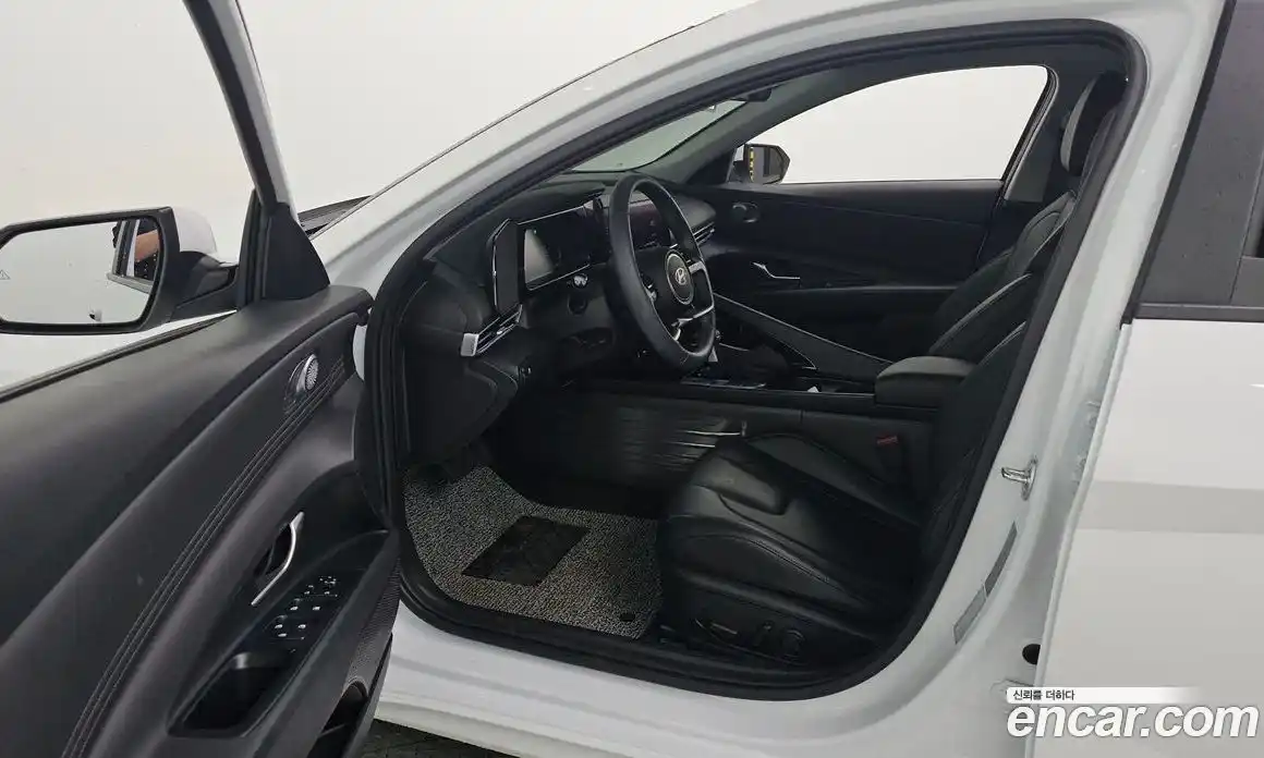 Hyundai Avante 2025 1.6 автомат (гидро), фото 13