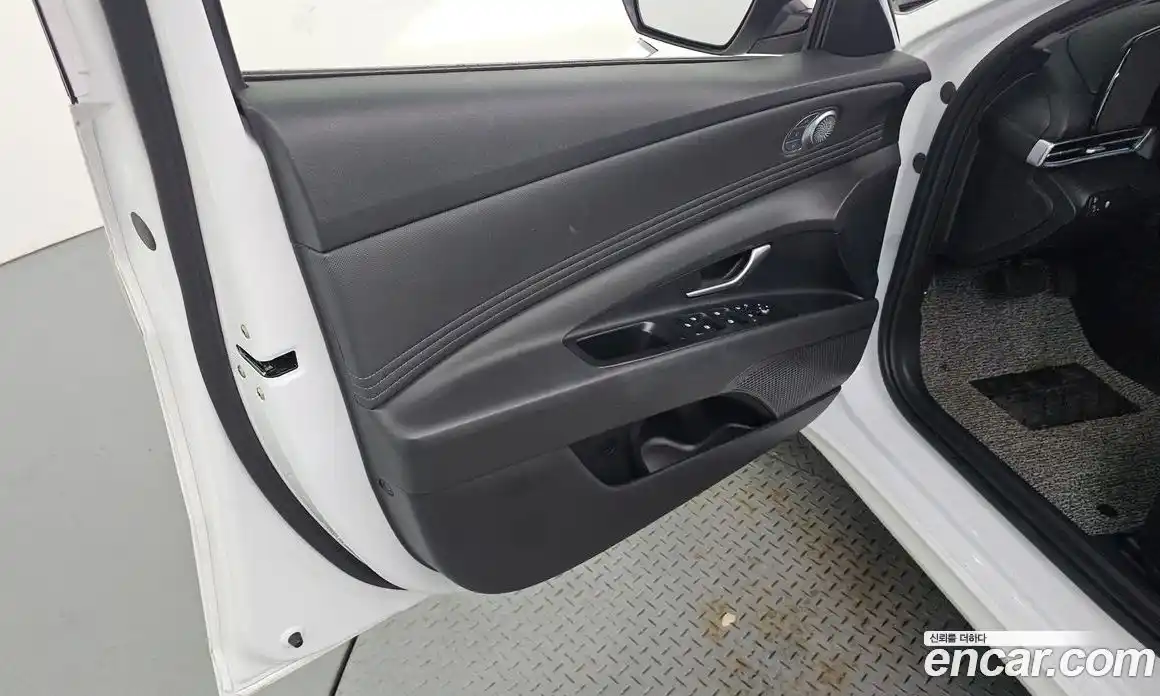 Hyundai Avante 2025 1.6 автомат (гидро), фото 14